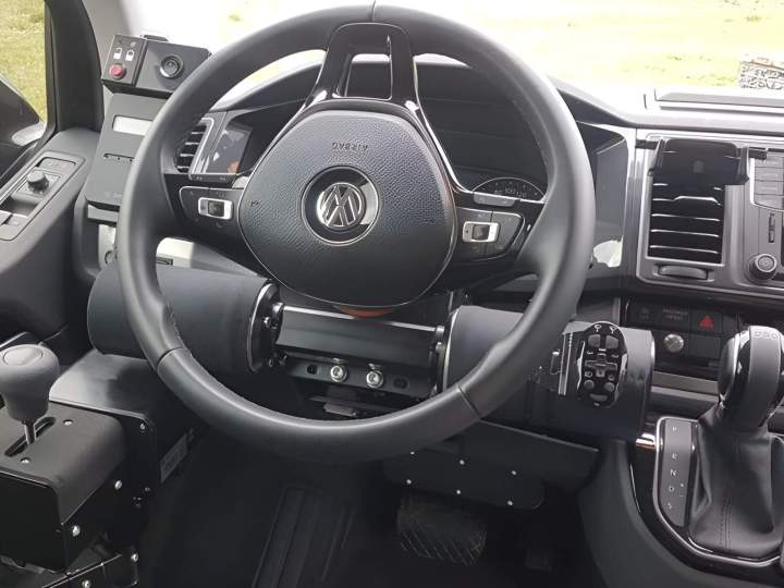 Des aides technologiques pour piloter votre voiture avec aisance.