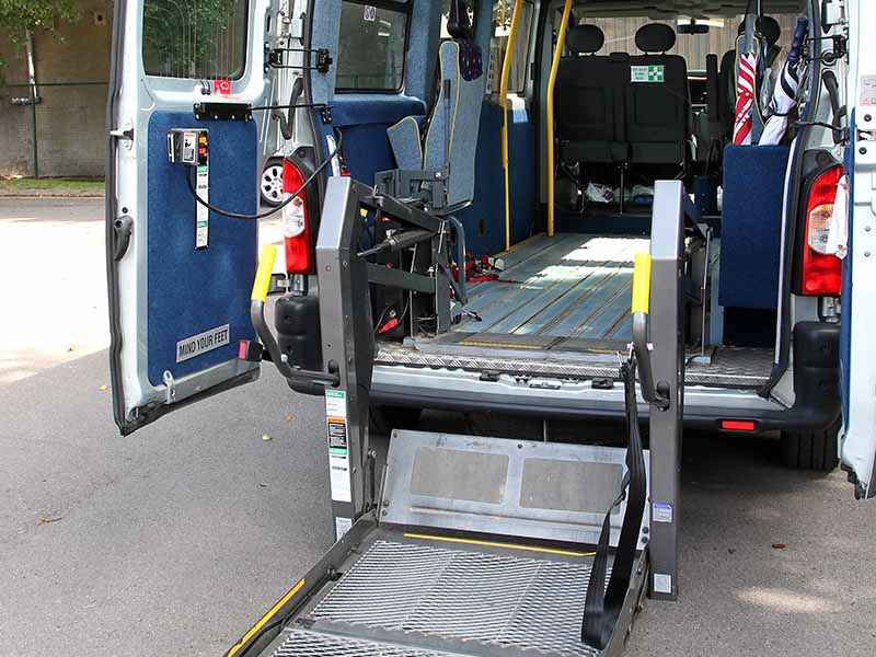 Véhicules pour handicapés